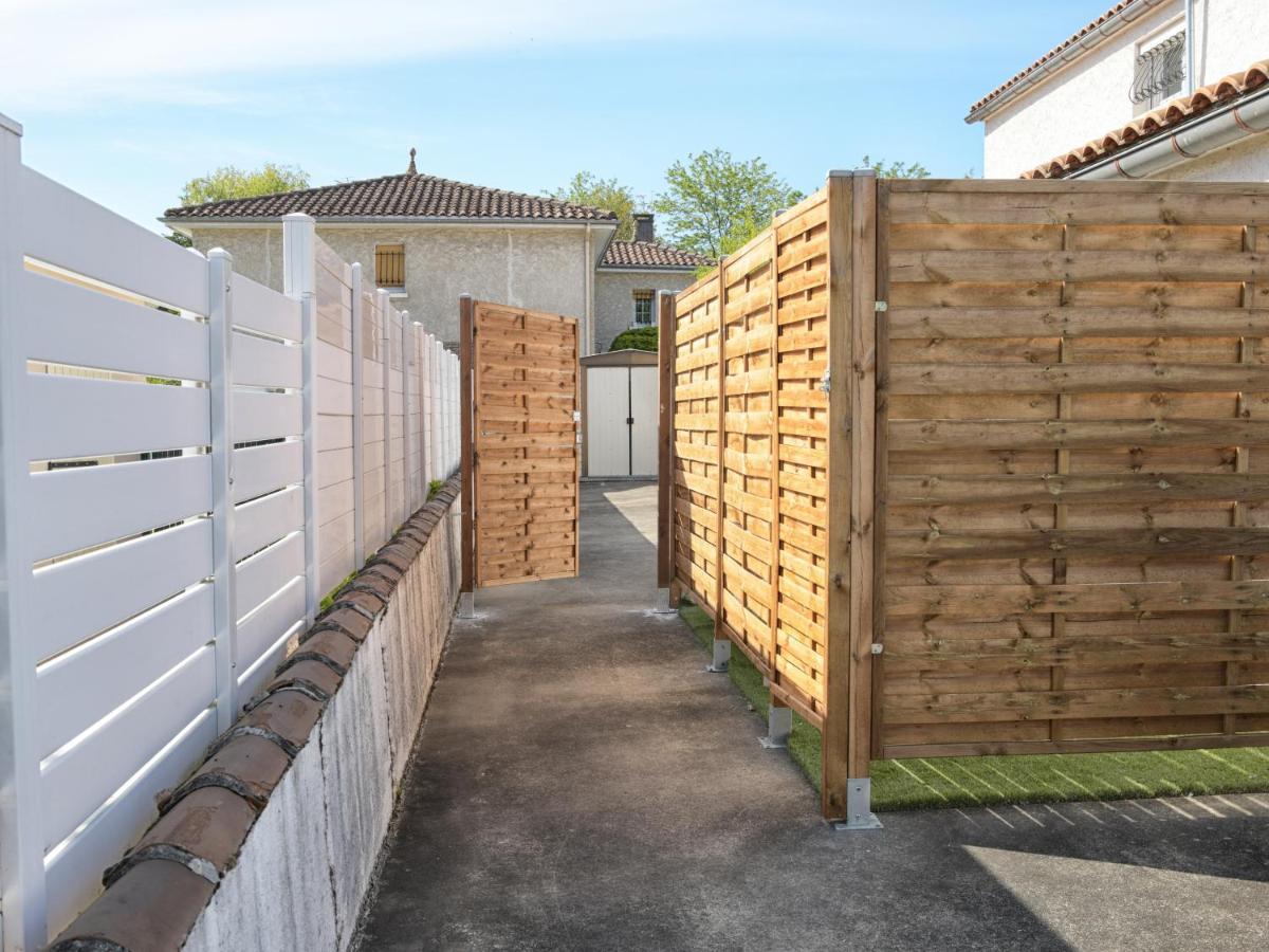 T2 - 28M2 Avec Cour Et Stationnement, Wifi Et Linge Fournis Apartment Angouleme Exterior photo